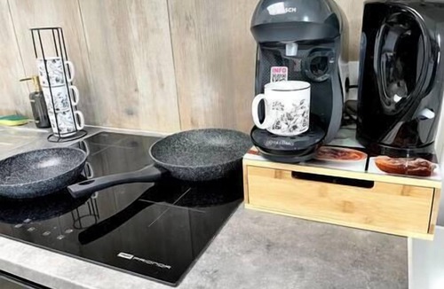 Saint-Pol-sur-Mer Apartment | Coeur de Ville, T2 Cosy & Élégant Avec Jardin