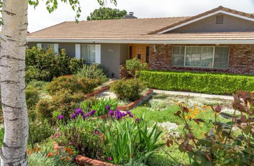 Paso Robles House | COF (Circle of Friends) House