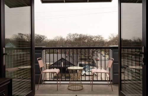 12 South Apartment | Coffee Shops, Restaurants, Bars, Salons and Boutiques, just steps away.