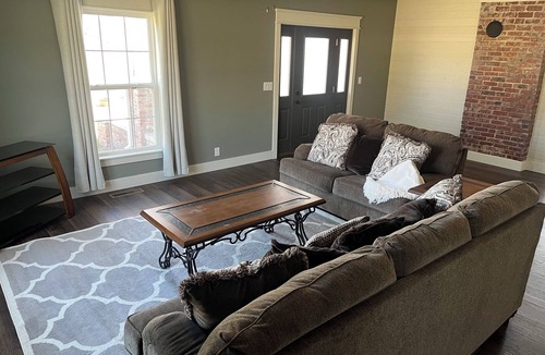 Coffeyville House | Coffeyville’s Green Gable Getaway