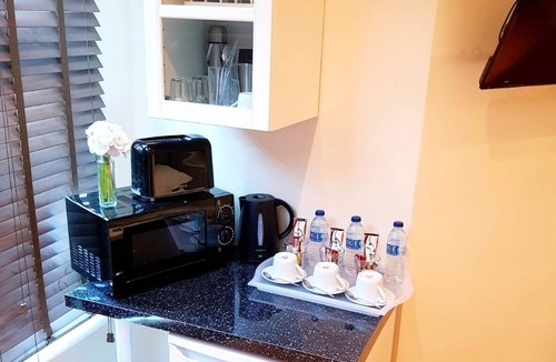 Ponders End Apartment | COGIE DELUXE STUDIO (ROOM 3)