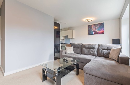 Sutton Coldfield Apartment | Cohost Partners Charming 2BR in Four Oaks