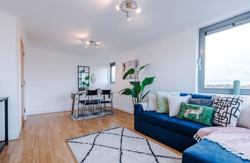 Edgbaston Apartment | Cohost Partners - Elegant Escape Broadway