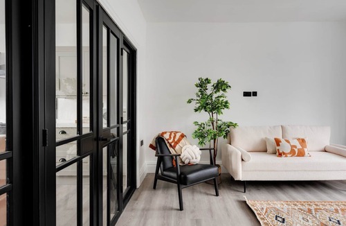 Horfield House | Cohost Partners Modern 4BR Home in Bristol
