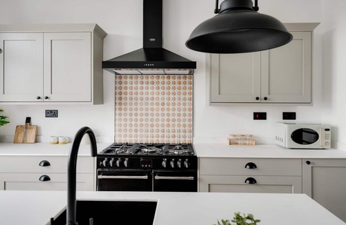 Horfield House | Cohost Partners Modern 4BR Home in Bristol