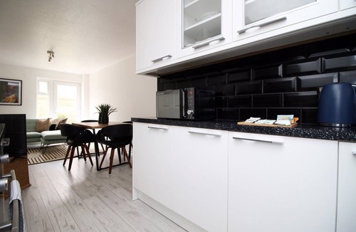 Cribbs Causeway House | Cohost Partners | Spacious 4BR Home | Free Parking