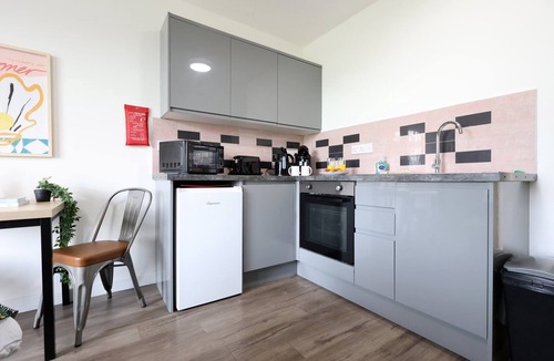 Penylan Apartment | Cohost Partners Stylish Studio Near Cardiff Bay
