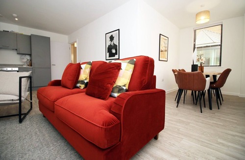 Taunton Apartment | Cohost Partners Stylish 2BR Apt | Free Parking