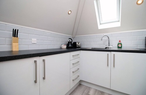 Filton House | Cohost Partners Stylish Bristol Flat With Parking