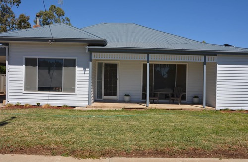 Cohuna House | Cohuna Central Holiday House