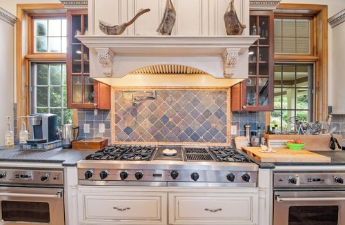 Jamaica House | Cold Moon Farm!