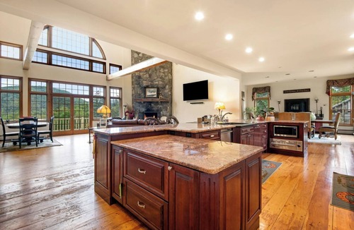 Jamaica House | Cold Moon Farm!