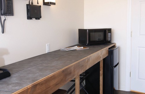 Colebrook Hotel | Colebrook C.C. & Motel