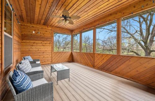 Bentonville House | Coler Cottage- Half mi to Coler MTB Trail-Game Room