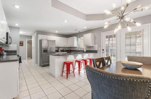 Bentonville House | Coler House Cyclist Retreat with Hot Tub