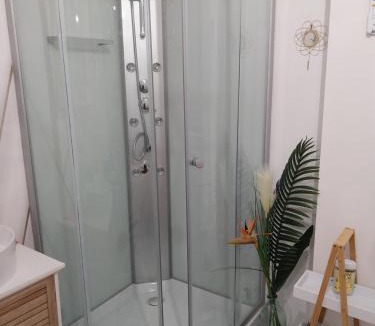 Jussy-le-Chaudrier Bed & Breakfast | COLETTE