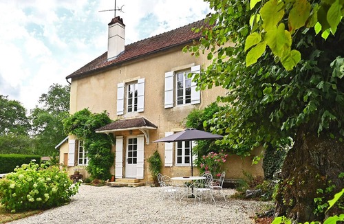 Commarin House | Colette's house (sleeps 8)