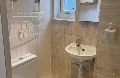 Whittington House | Colindale private room stay