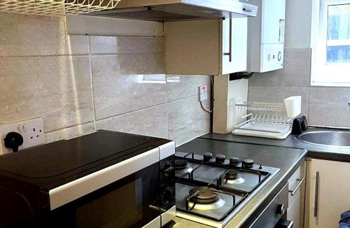 Whittington House | Colindale private room stay