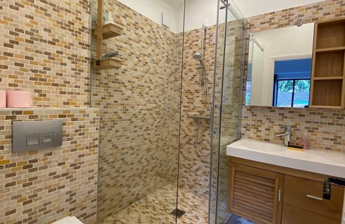 Lamonzie-Montastruc Apartment | Coline's house pool view