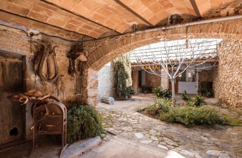 Llavia House | Coliving Rural Els Masos d'en Coll