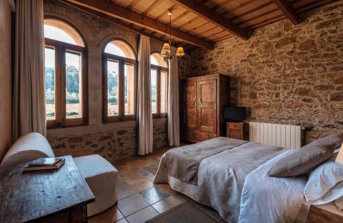 Llavia House | Coliving Rural Els Masos d'en Coll