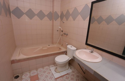 Chinatown Hotel | Collection O 92739 Hotel Pintu Besar Near Pancoran ChinaTown Point