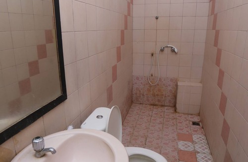 Chinatown Hotel | Collection O 92739 Hotel Pintu Besar Near Pancoran ChinaTown Point