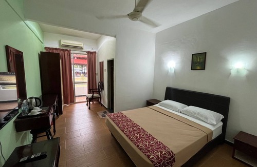 Pangkor Island Hotel | Collection O Analisa Beach Resort