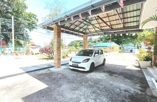 Pangkor Island Hotel | Collection O Analisa Beach Resort