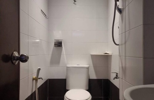 Bandar Baru Salak Tinggi Hotel | Collection O KLIA Formerly Bary Inn.