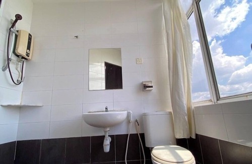 Bandar Baru Salak Tinggi Hotel | Collection O KLIA Formerly Bary Inn.