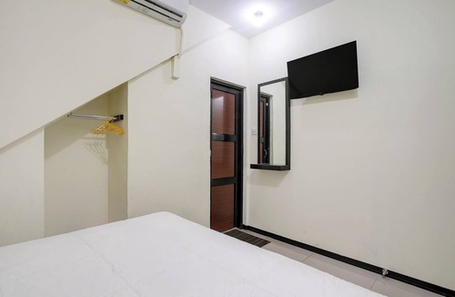 Tanjung Uncang Hotel | Collection O near Fanindo formerly Sena Inn