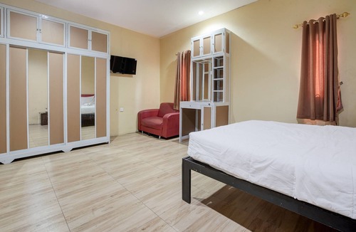 Tanjung Uncang Hotel | Collection O near Fanindo formerly Sena Inn