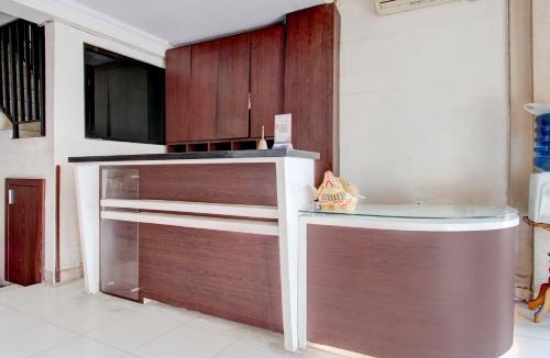 Depok Hotel | Collection O near Maguwoharjo Stadium formerly Graha Ngaso