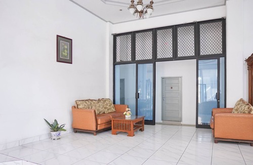 Padang Hotel | Collection O near Universitas Negeri Padang formerly Hotel Amra