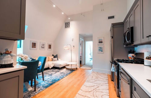 Wayland Apartment | College Hill 2BR Walk to Brown/RISD Free Parking