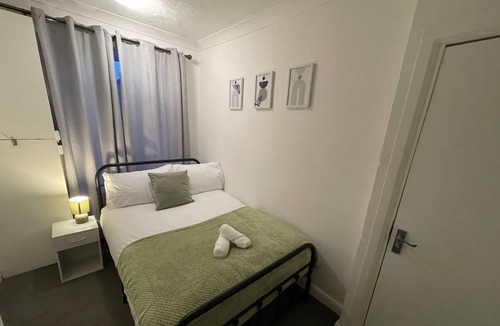 Grantham House | College House - Central Grantham