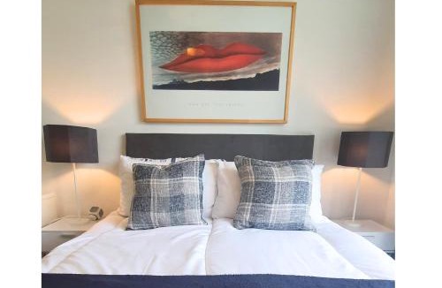 Crawley House | College House