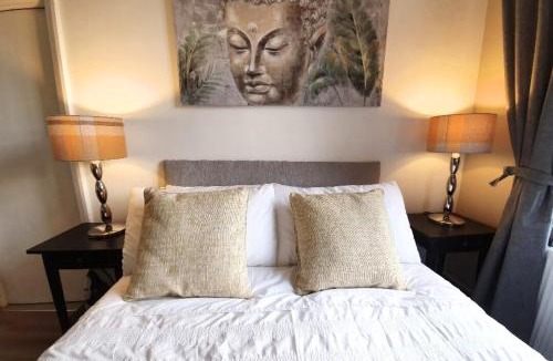 Crawley House | College House