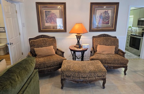 Downtown Branson Cottage | College St. Cottage