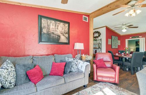 Wellborn House | College Station Getaway w/Hot Tub & Courtyard!