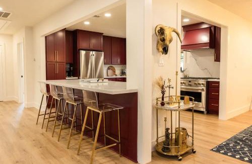 Country Club Estates House | College Station Pickleball 2mi Kyle Field