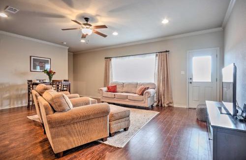 College Station House | College Station Townhouse w/Private Patio