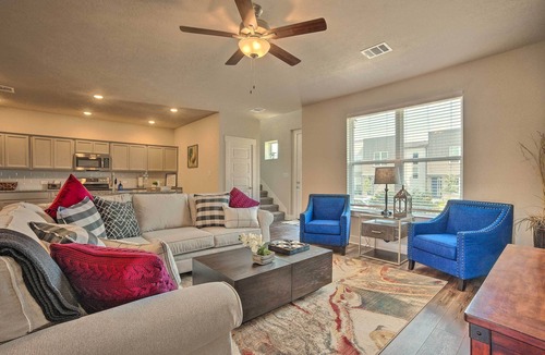 Wellborn House | College Station Townhome w/Furnished Patio!