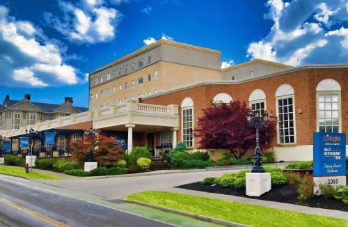 Downtown Syracuse Hotel | Collegian Hotel & Suites, Trademark Collection by Wyndham