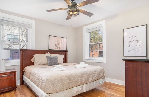 Ghent Apartment | Colley Manor - Cardinal Suite