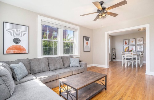 Ghent Apartment | Colley Manor - Cardinal Suite