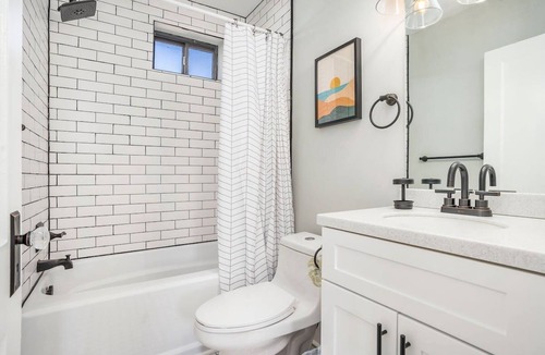 Ghent Apartment | Colley Manor - Starboard Suite