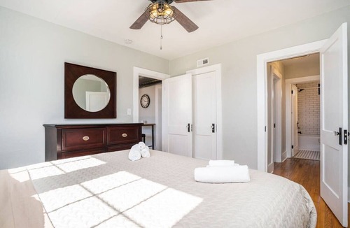 Ghent Apartment | Colley Manor - Starboard Suite